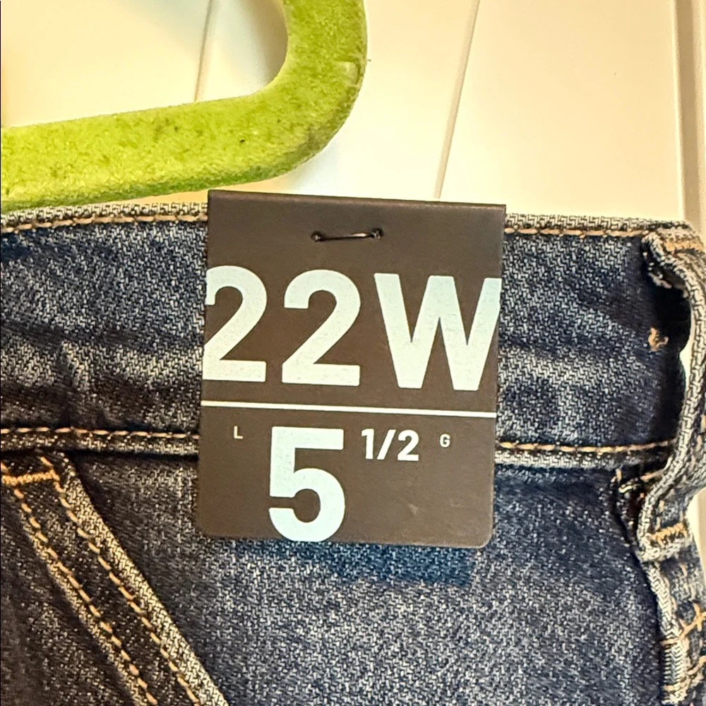 NWT Silver Utility Jean Blue Denim Shorts 5.5 Inseam Women's Size‎ 22W